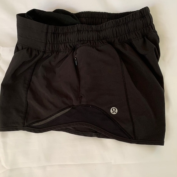 💫SOLD💫 Lululemon black hottie hot shorts - Picture 5 of 6